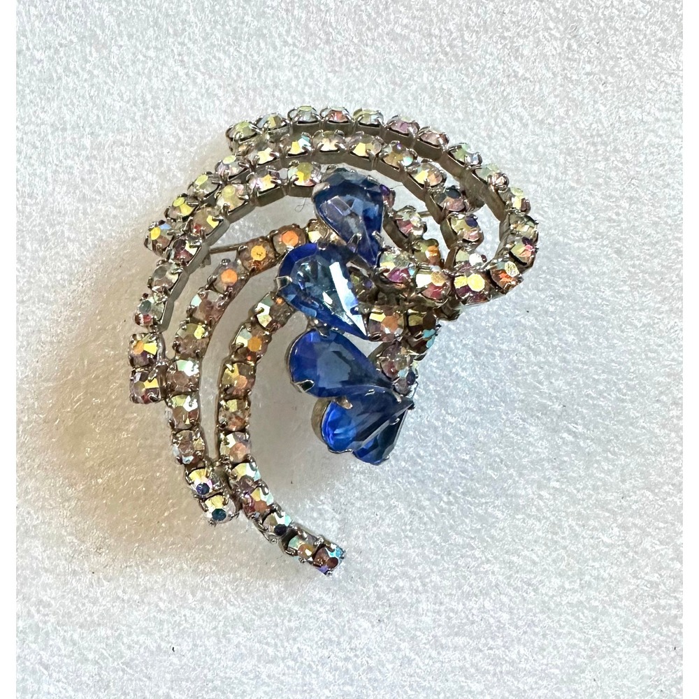 Vintage Rhinestone Brooch‎ Blue & Aurora Borealis 3-D